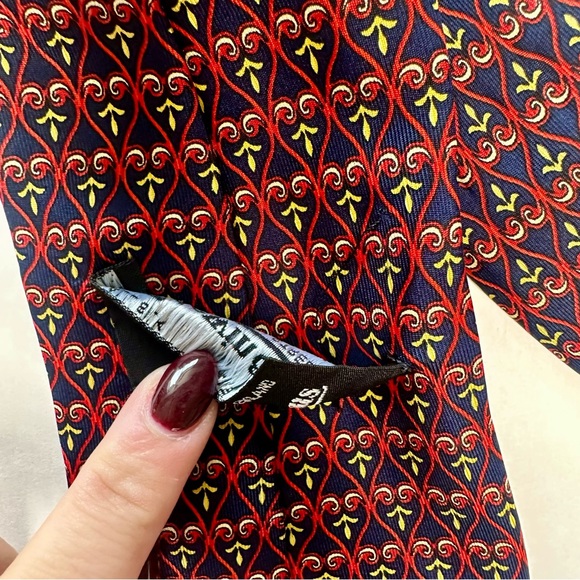 TM Lewin & Sons Classic Red Patterned Silk Tie, Jermyn Street England - Picture 7 of 7